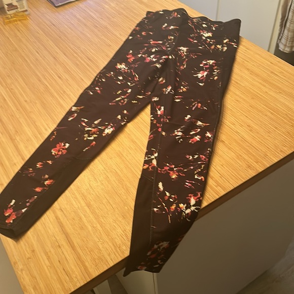 Ardene flower legging - Picture 3 of 3